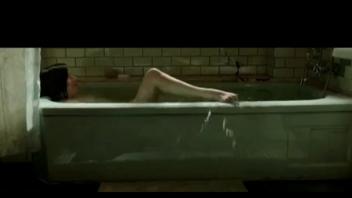 Sally Hawkins naked in The Shape of Water : a breakthrough moment