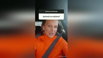 Eva Henger's Intimacy in Live Instagram